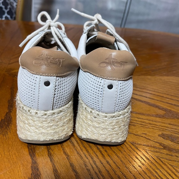 SOLD Women leather espadrilles sneakers perforated Sz 7M - Picture 5 of 12